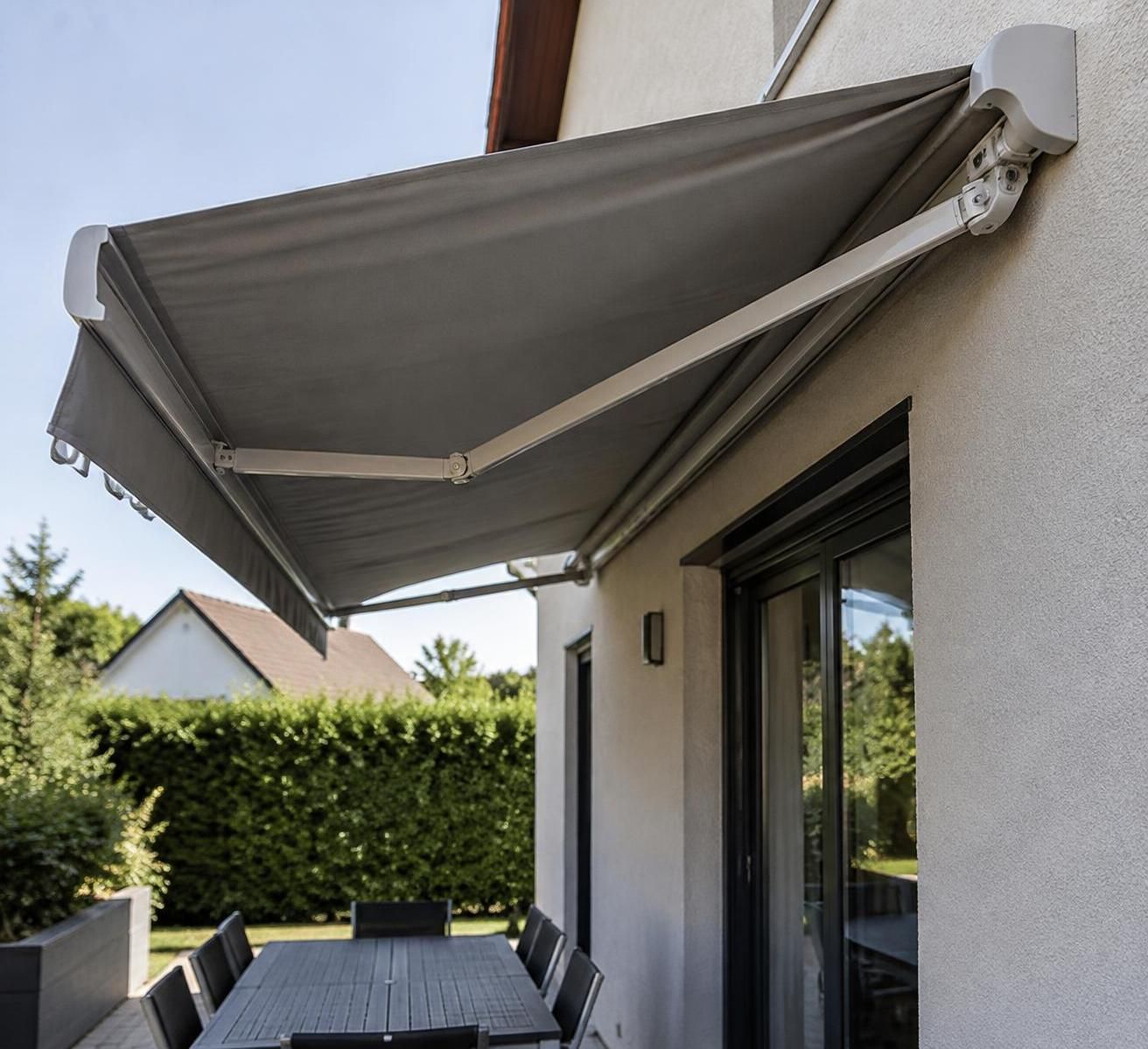 votre store banne ne se tend plus ? identifiez si le problème vient du ressort ou de la toile et découvrez les solutions pour le réparer en toute sécurité.